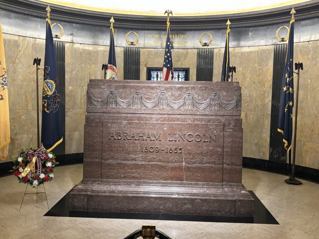 Lincoln's tomb images